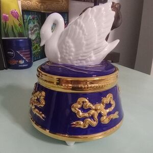 Vintage Teleflora Musical Box